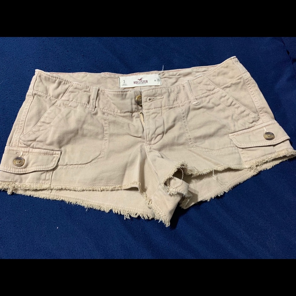 Hollister Cutoff khaki shorts